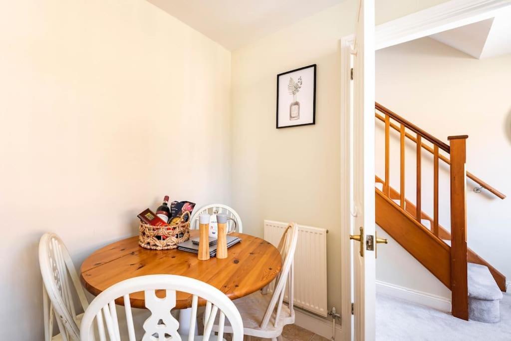 Central Village Cottage, The Corders Moreton-in-Marsh 外观 照片
