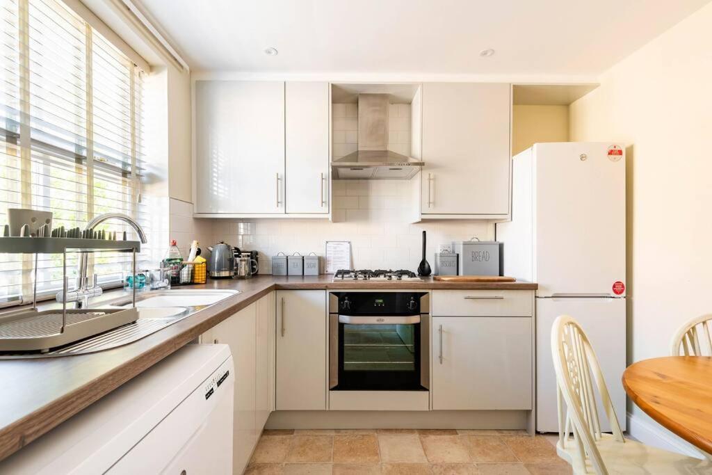 Central Village Cottage, The Corders Moreton-in-Marsh 外观 照片